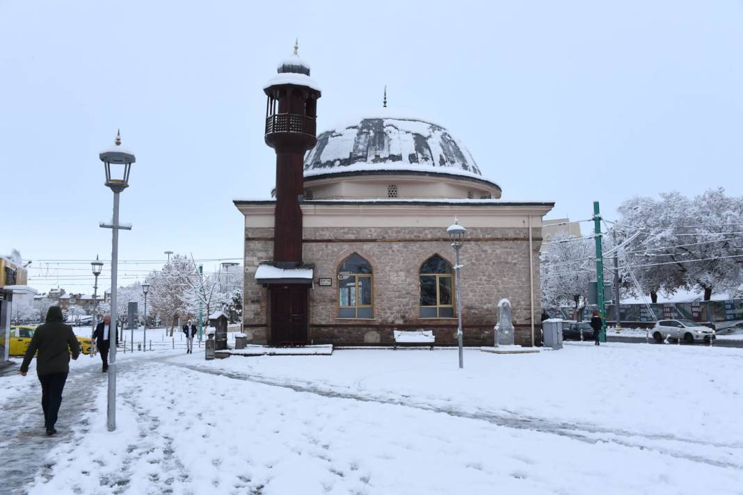 Konya'da kar yağışı kenti beyaza bürüdü 17