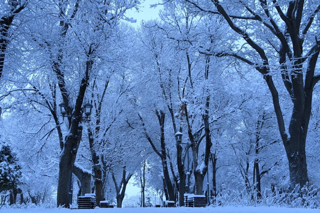 Konya'da kar yağışı kenti beyaza bürüdü 7