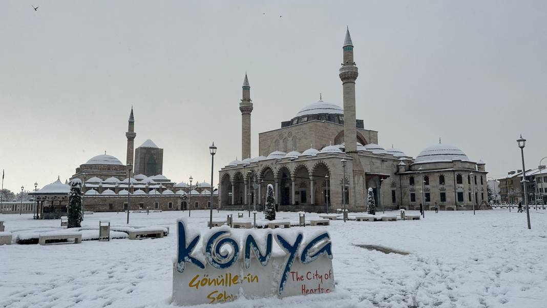Konya'da kar yağışı kenti beyaza bürüdü 8