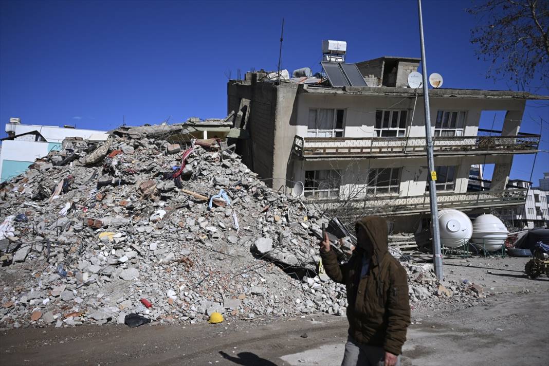 Depremden etkilenen Adıyaman'daki saat kulesinde üzen detay 9