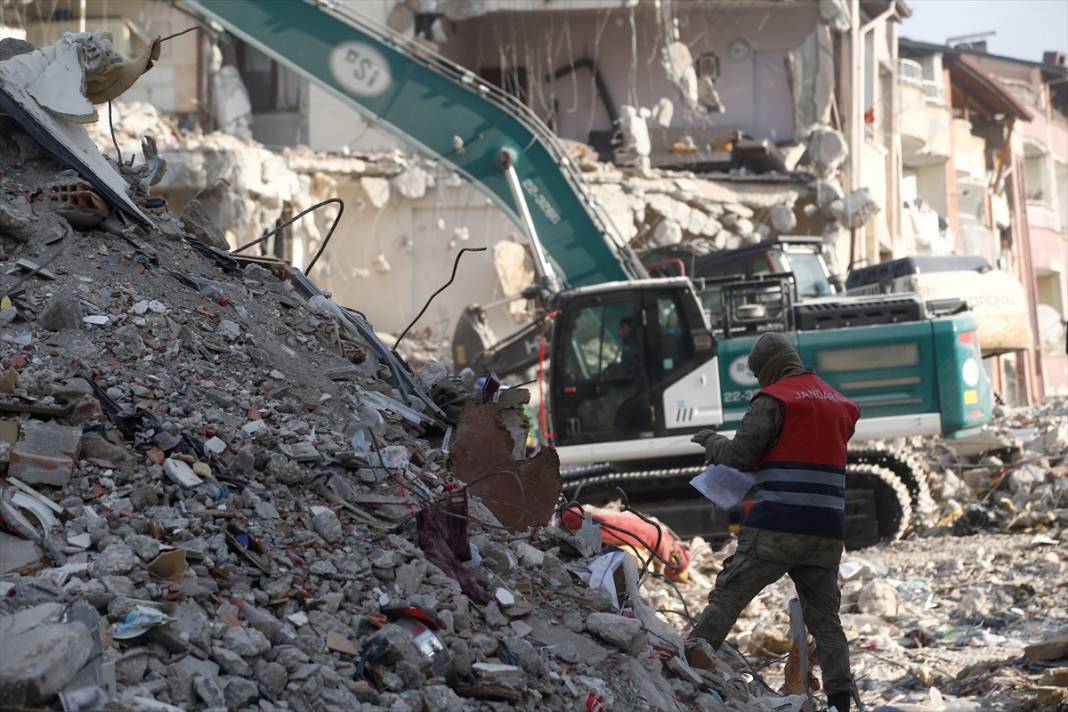 Kahramanmaraş merkezli depremlerden etkilenen Hatay'dan kareler 3
