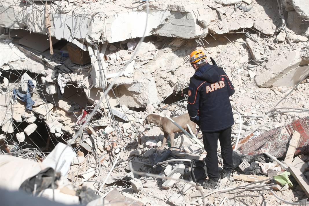 Kahramanmaraş merkezli depremlerden etkilenen Hatay'dan kareler 4