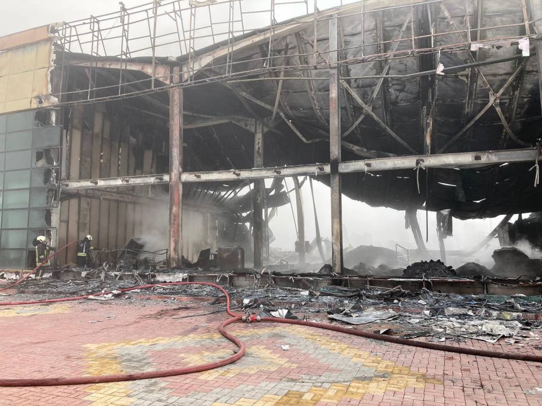Konya'da plastik fabrikası, alev alev yandı 8