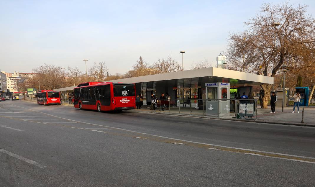 Konya'da Kültürpark Otobüs Durakları yenilendi 3