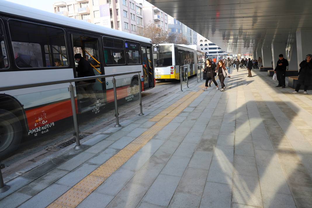 Konya'da Kültürpark Otobüs Durakları yenilendi 4