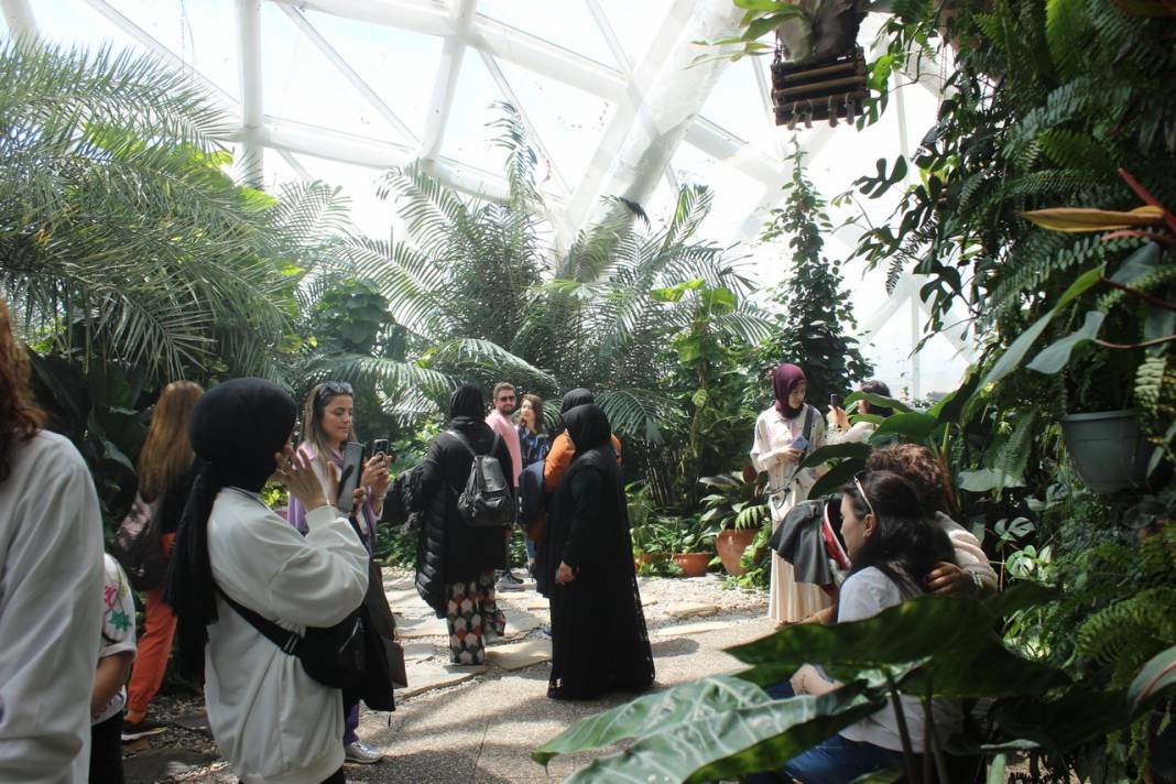 Konya Tropikal Kelebek Bahçesi turistlerin gözdesi oldu 2