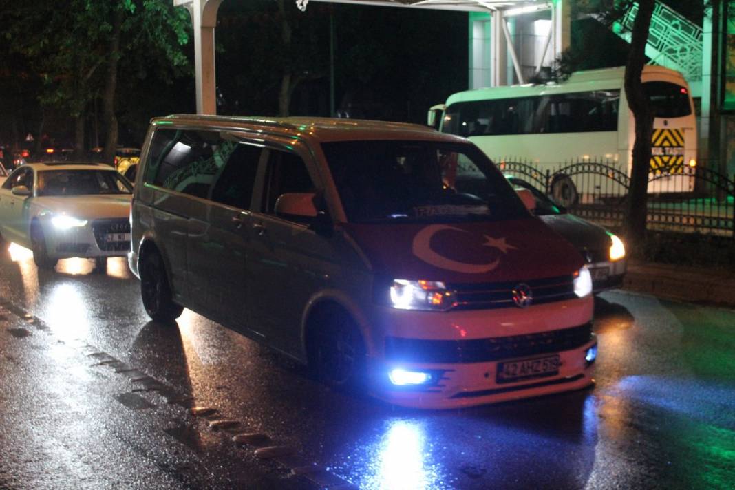 Konya'da muhteşem coşku! Cumhurbaşkanı Erdoğan'ın zaferi kutlandı 23