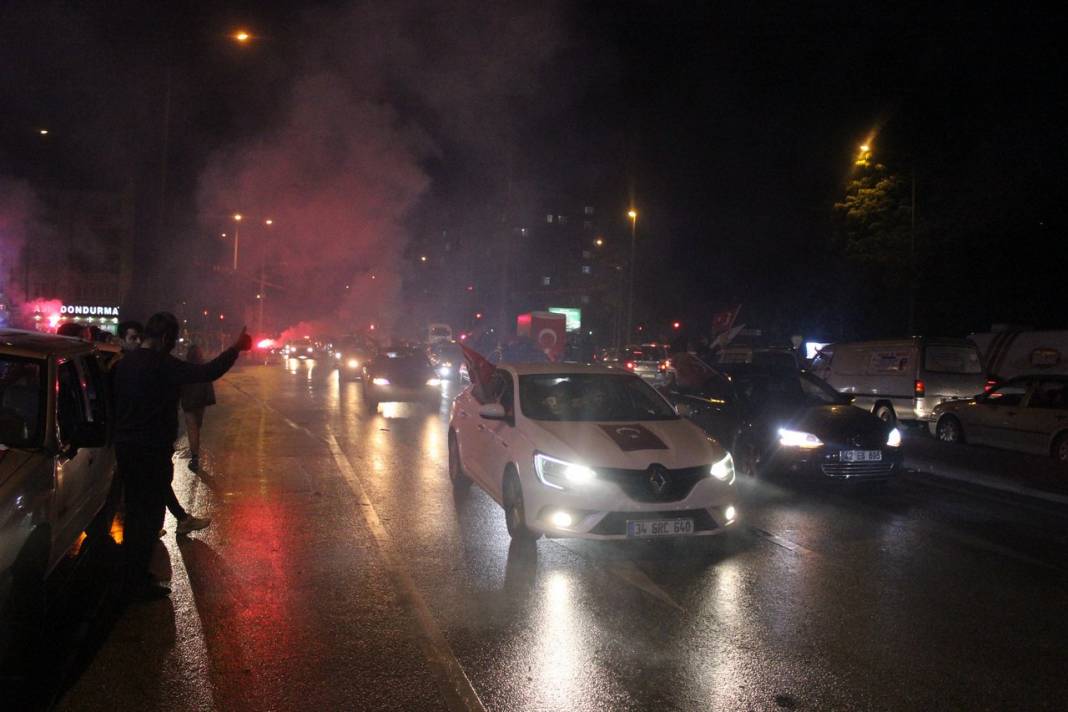 Konya'da muhteşem coşku! Cumhurbaşkanı Erdoğan'ın zaferi kutlandı 7