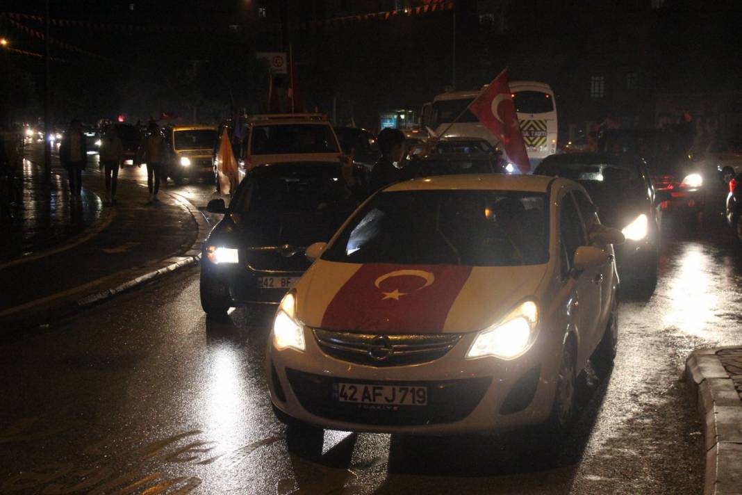 Konya'da muhteşem coşku! Cumhurbaşkanı Erdoğan'ın zaferi kutlandı 8