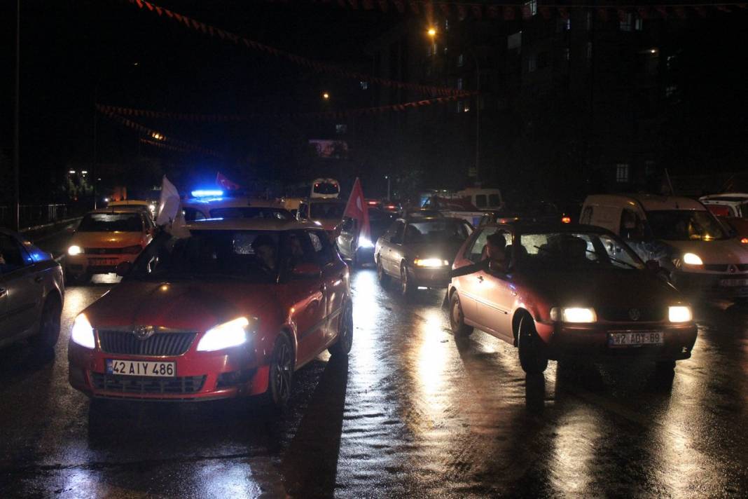 Konya'da muhteşem coşku! Cumhurbaşkanı Erdoğan'ın zaferi kutlandı 9