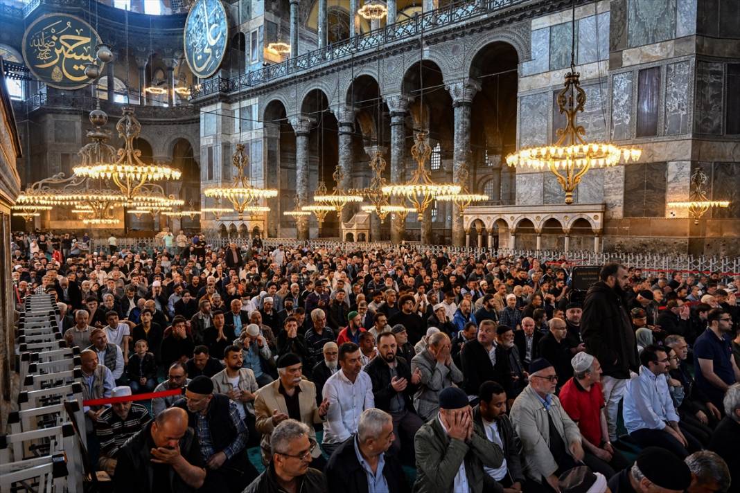 Ayasofya-i Kebir Cami-i Şerifi'nde İstanbul'un fethi için mevlit okutuldu 6