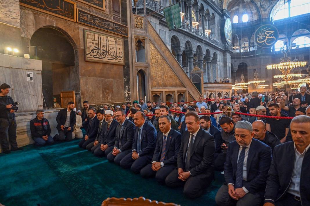 Ayasofya-i Kebir Cami-i Şerifi'nde İstanbul'un fethi için mevlit okutuldu 8