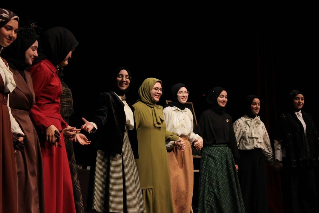Konya'da lise öğrencileri tiyatroda çığır açtı! 3