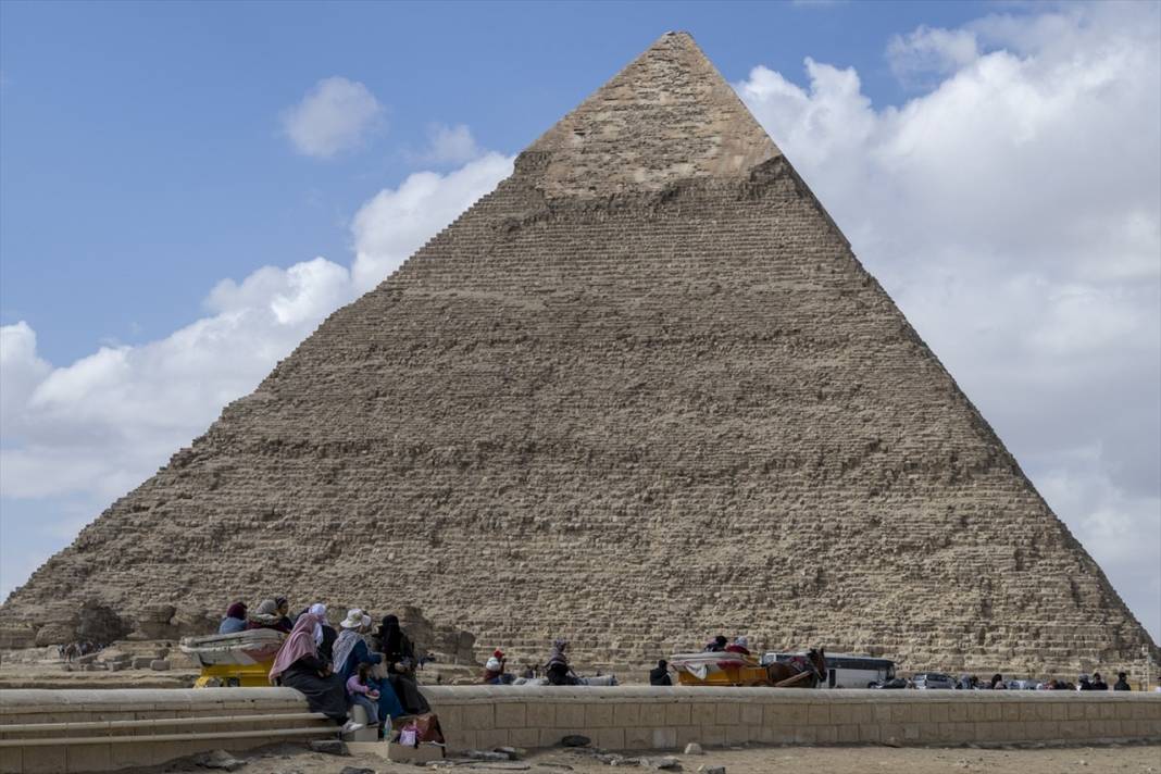 Yapımı 20 yıl sürdü... Mısır'ın çekim noktası: Giza piramitleri 3