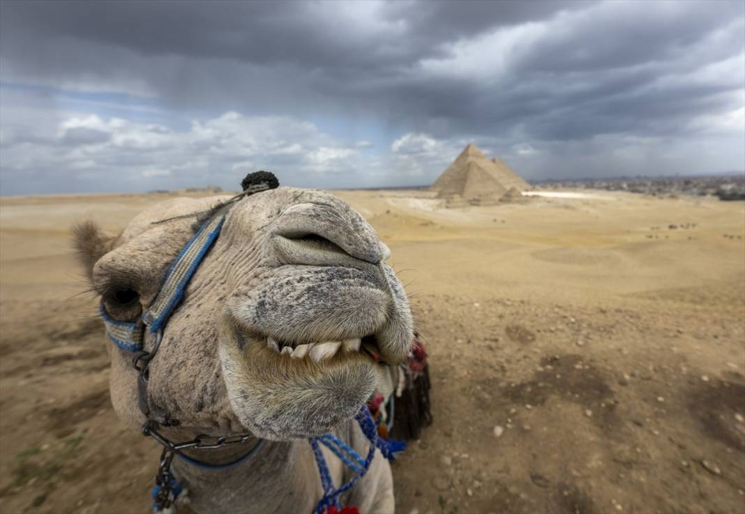 Yapımı 20 yıl sürdü... Mısır'ın çekim noktası: Giza piramitleri 9