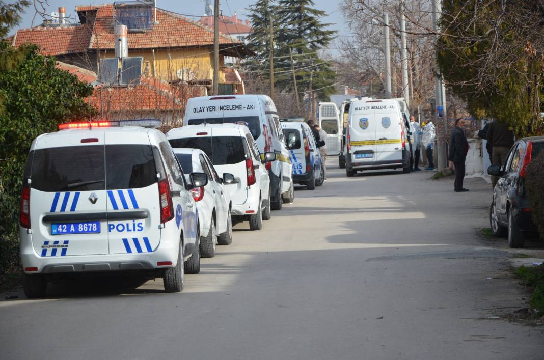 Konya'da yalnız yaşayan adam evinde satırla öldürüldü 2