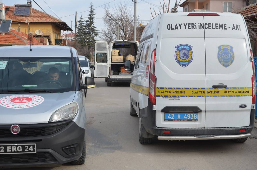 Konya'da yalnız yaşayan adam evinde satırla öldürüldü 5