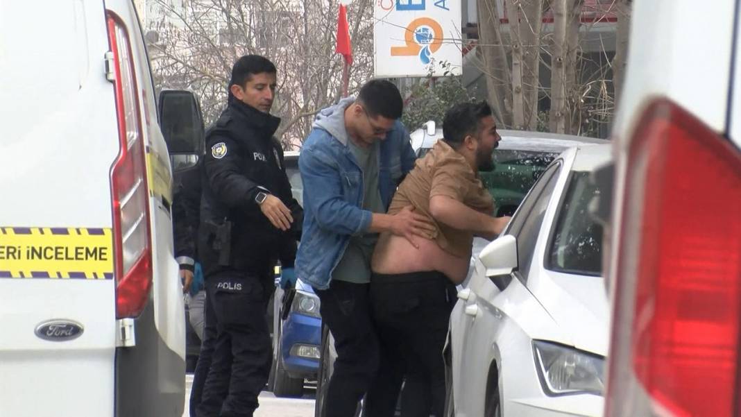 İstanbul'da olay... Otomobilde o halde bulundu, yakınları sinir krizi geçirdi 8