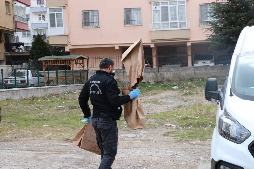 Ankara'da bastonlu adam dehşeti! Eşi ve oğlunu öldürdü... Sebebi ise... 9