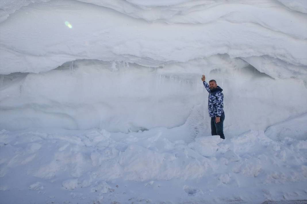 Hakkari'de kar kalınlığı 5 metreyi buldu 3