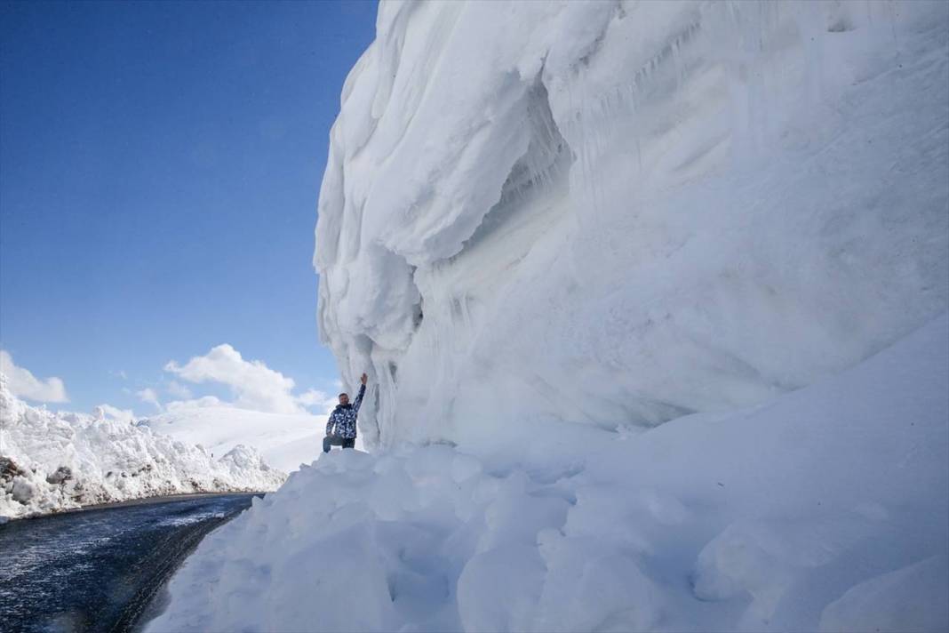 Hakkari'de kar kalınlığı 5 metreyi buldu 6