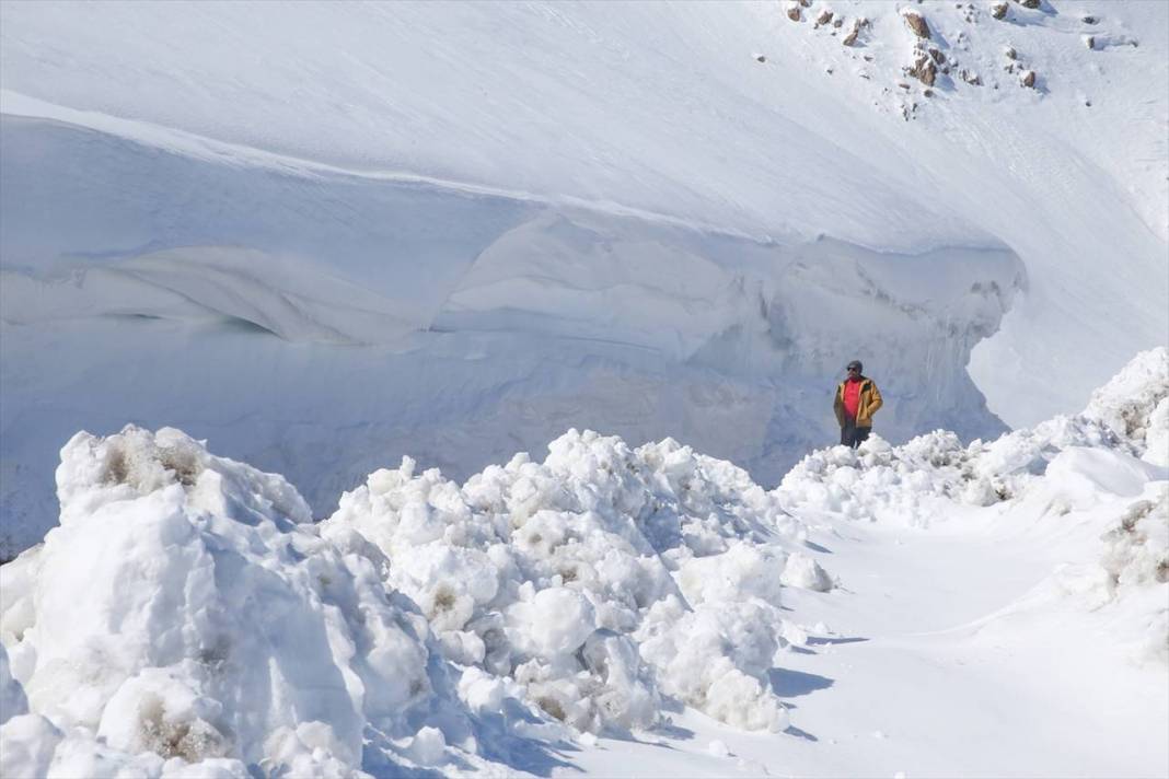 Hakkari'de kar kalınlığı 5 metreyi buldu 9