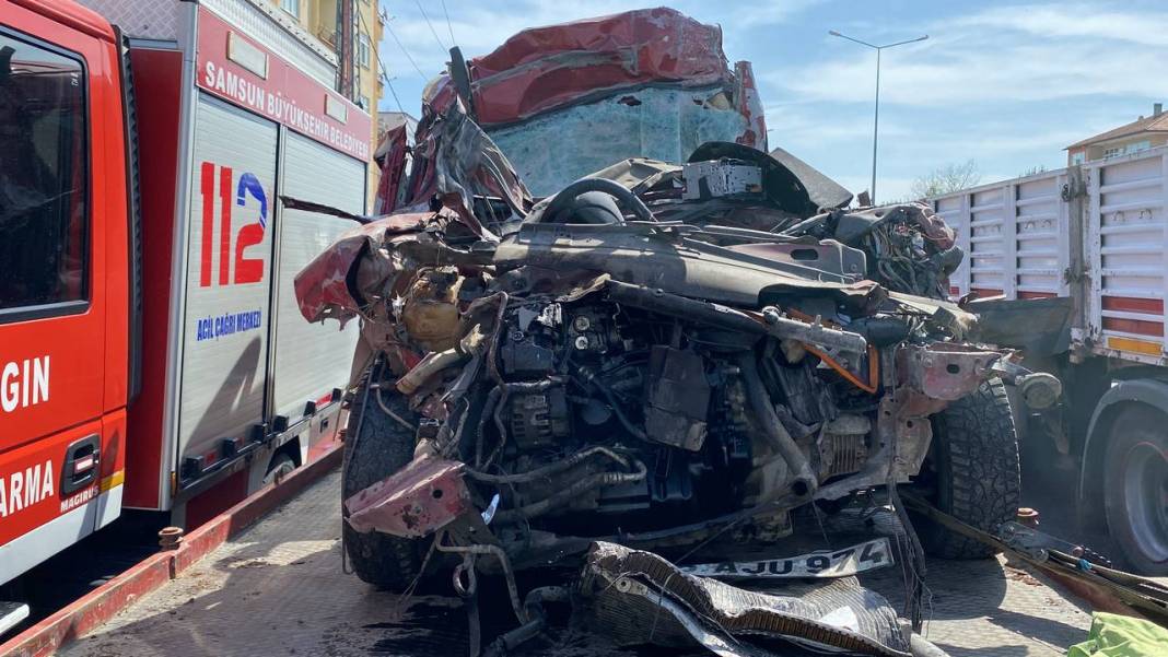 Samsun'da feci kaza! 3 çocuk sahibi genç çift hayatını kaybetti 2