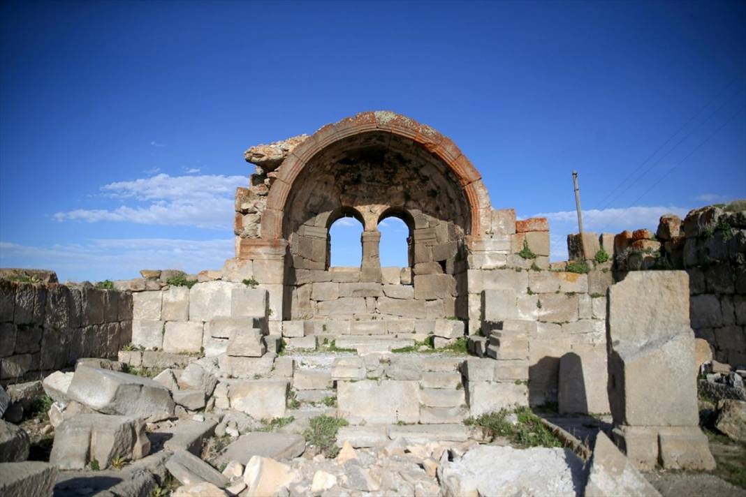 Konya-Karaman sınırında yeni tarihi yapılar tespit edildi 1