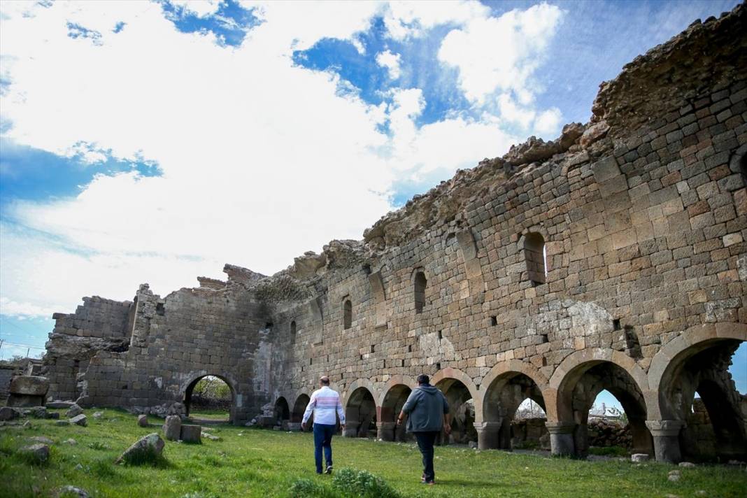 Konya-Karaman sınırında yeni tarihi yapılar tespit edildi 11