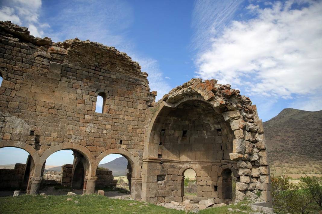 Konya-Karaman sınırında yeni tarihi yapılar tespit edildi 13