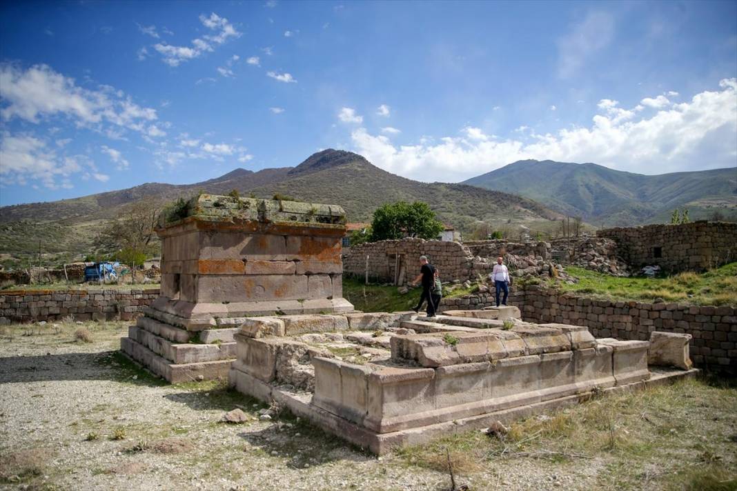 Konya-Karaman sınırında yeni tarihi yapılar tespit edildi 9