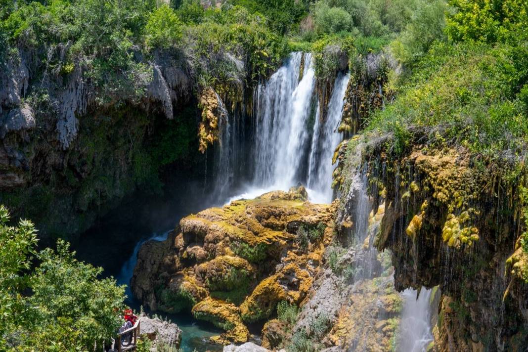 Doğa severlerin uğrak noktası Yer Köprü Şelalesi 8