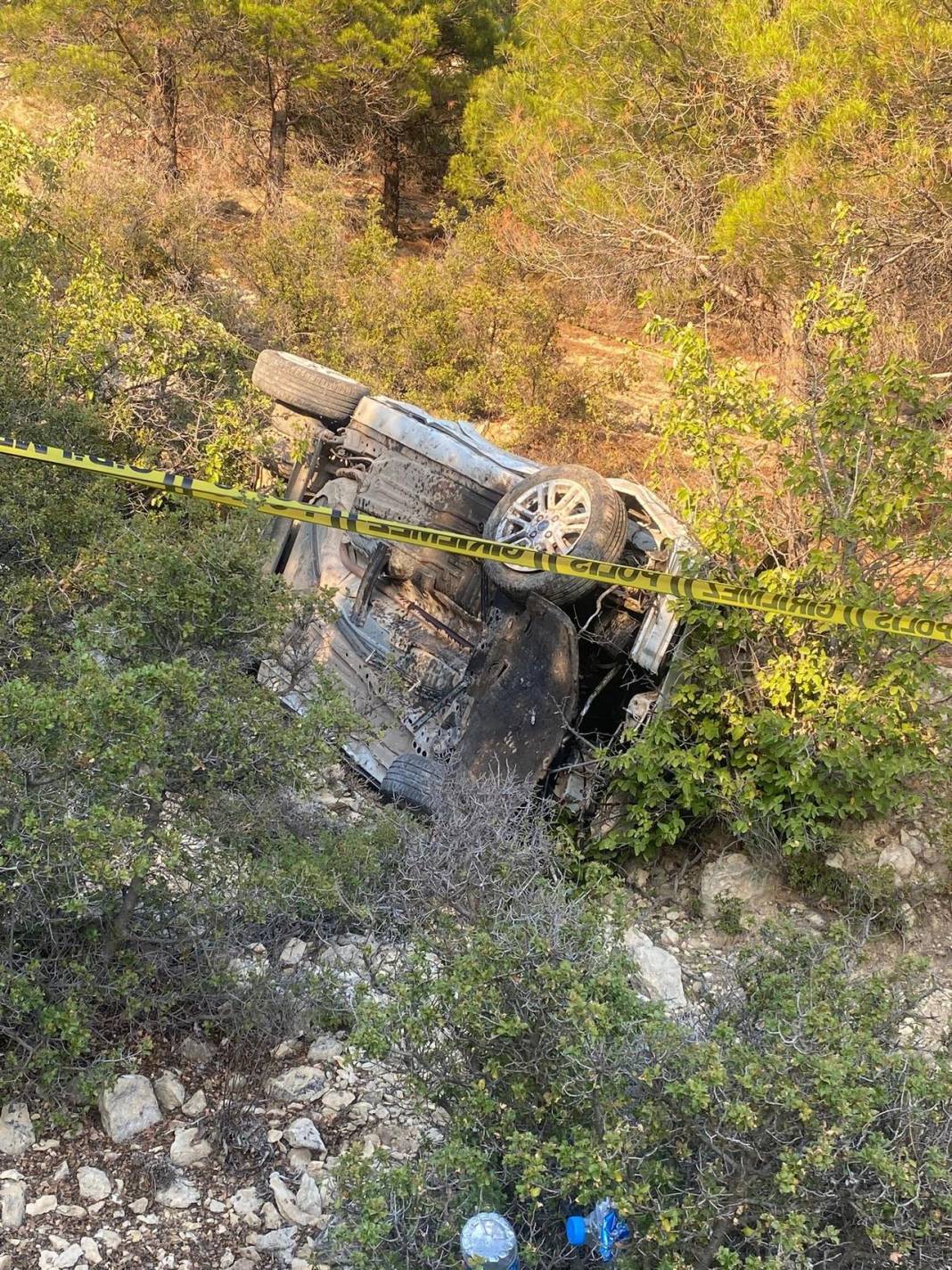 Karaman'da uçuruma yuvarlanan araçtaki genç kadın hayatını kaybetti 5