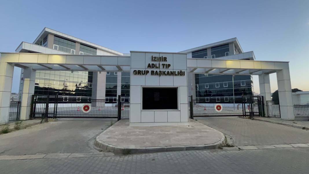 İzmir'de 'laf atma' kavgası: 1 ölü, 2 yaralı 2