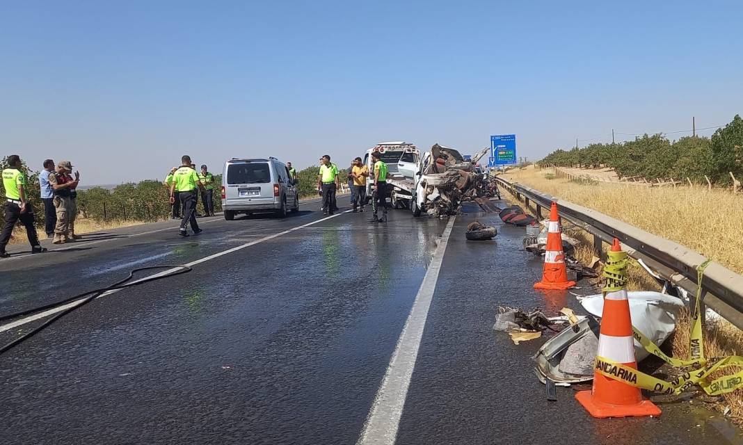 Şanlıurfa'da otomobil hurdaya döndü! Sürücü hayatını kaybetti 2