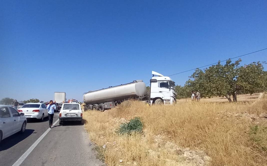 Şanlıurfa'da otomobil hurdaya döndü! Sürücü hayatını kaybetti 3