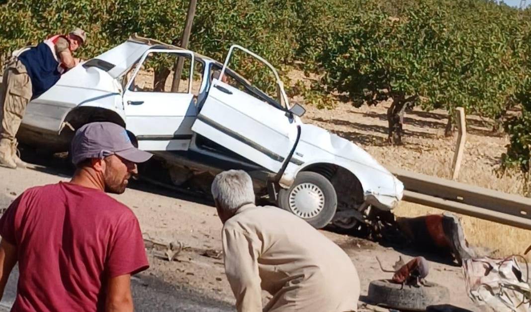 Şanlıurfa'da otomobil hurdaya döndü! Sürücü hayatını kaybetti 9