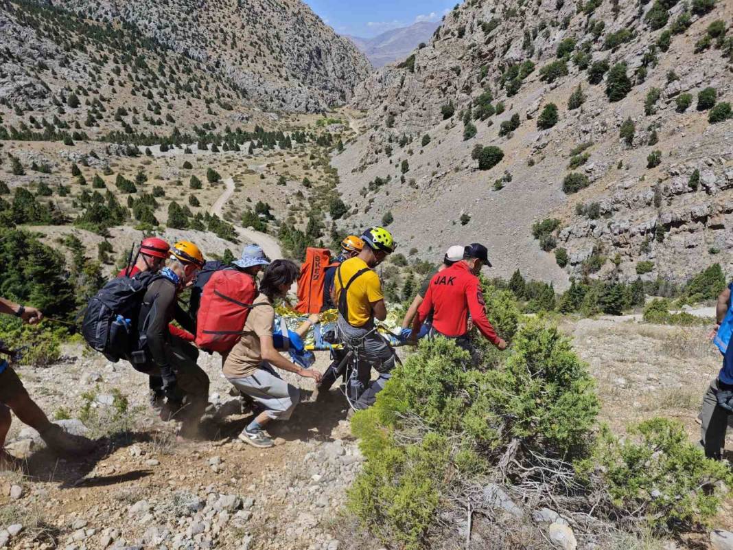 Niğde'de kayalıklardan düşerek can verdi 2