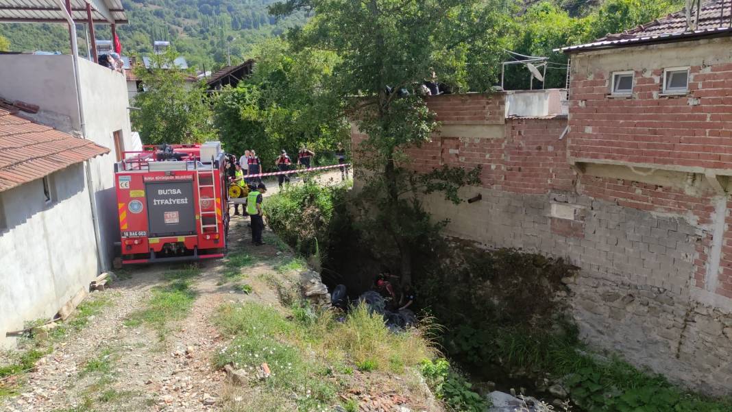 Bursa'da traktörün altında kalarak can verdi 4