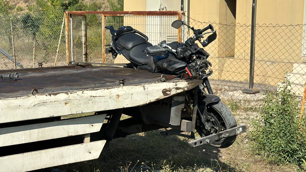 Karabük'te motosikleti devrilen sürücü, araçların çarpması sonucu öldü 4