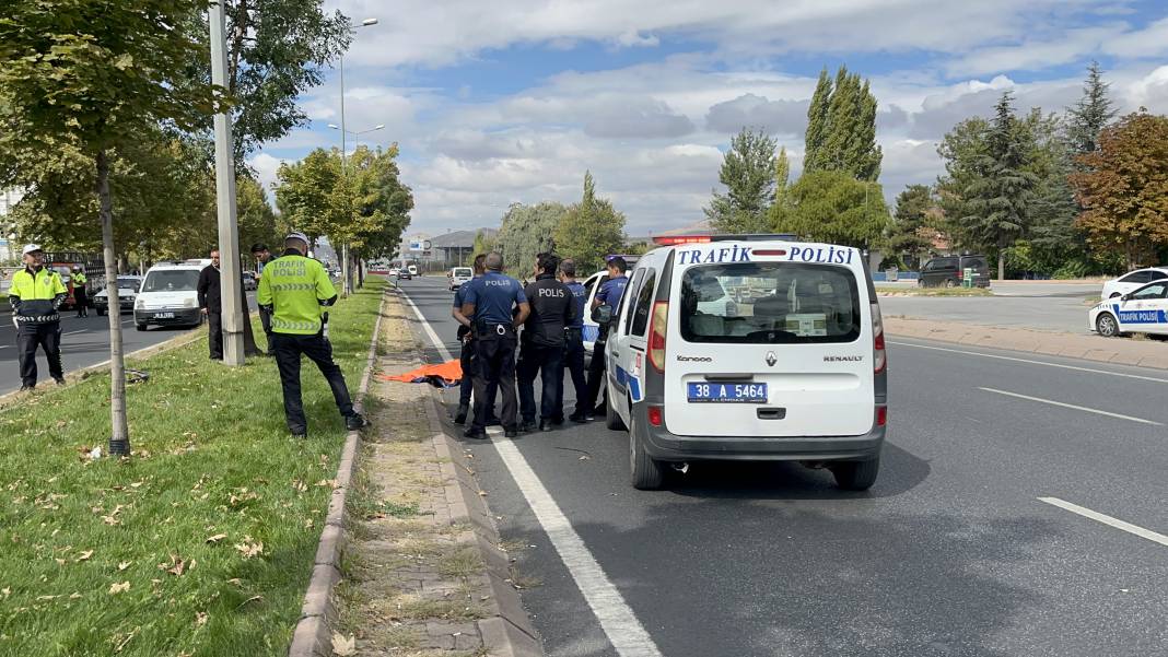 Kayseri'de hafif ticari aracın çarptığı yayadan acı haber 5