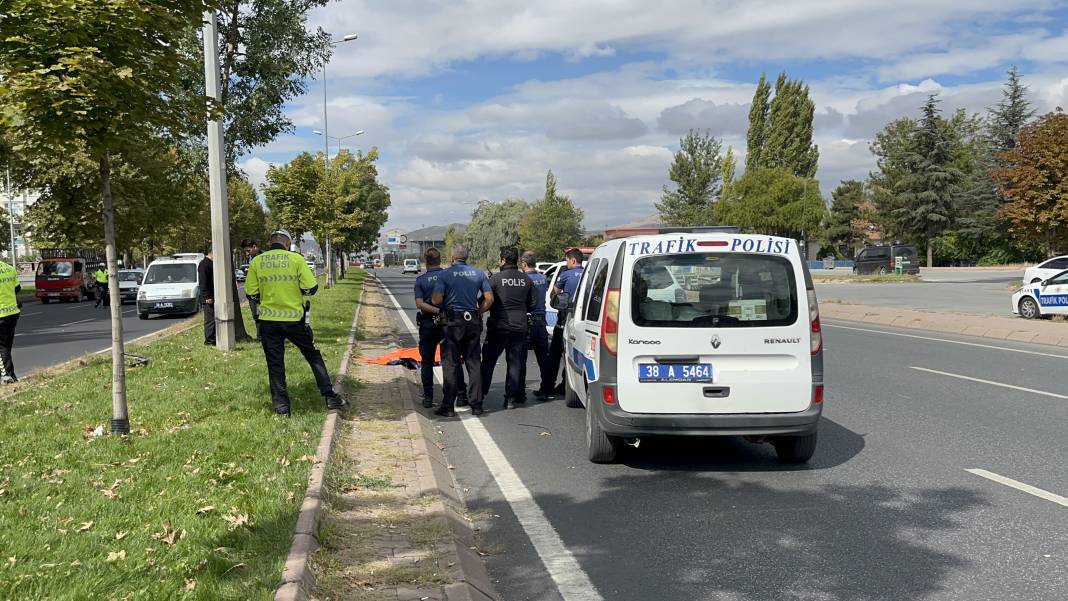 Kayseri'de hafif ticari aracın çarptığı yayadan acı haber 6