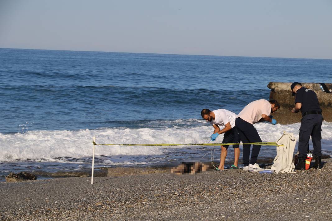 Antalya'da 20 yaşındaki gencin cansız bedeni kıyıya vurdu 2