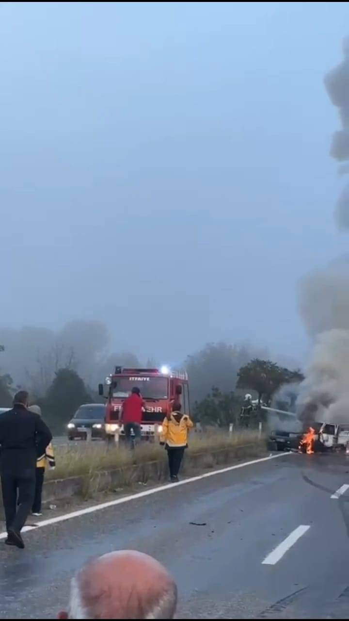 Zonguldak'ta çarpışan otomobiller alev aldı! 25 yaşındaydı, hayatını kaybetti 1