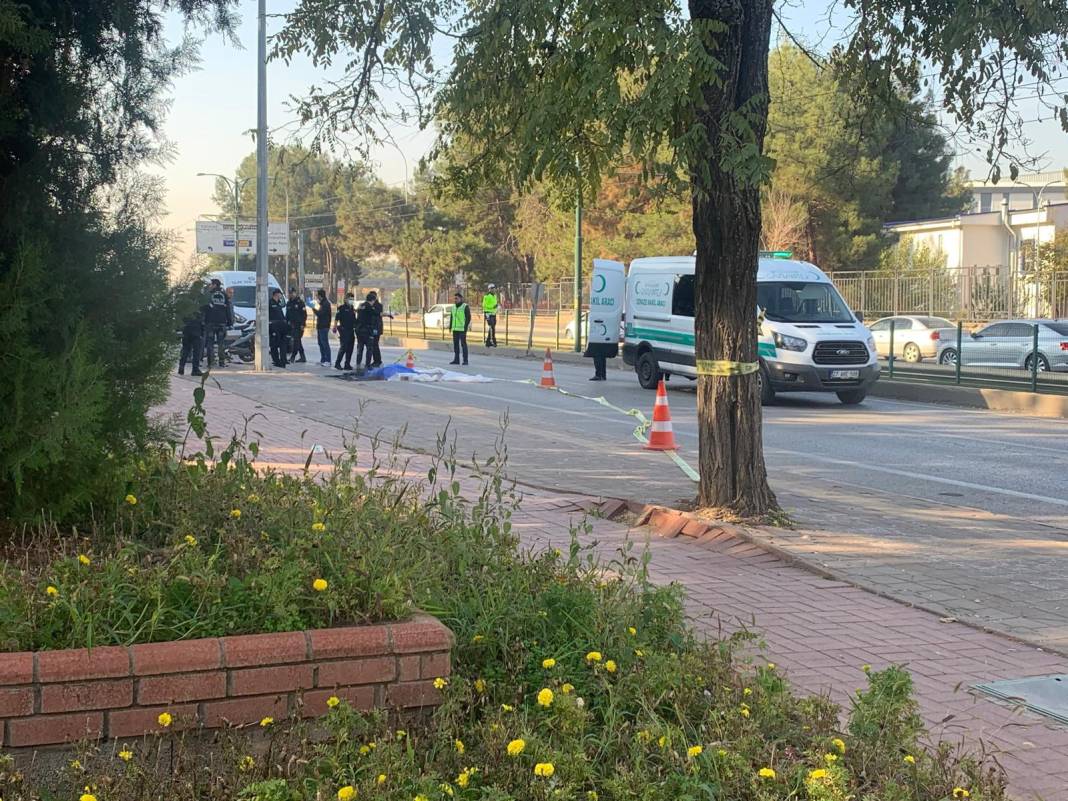 Gaziantep'te motosiklet sürücüsü feci şekilde can verdi 4