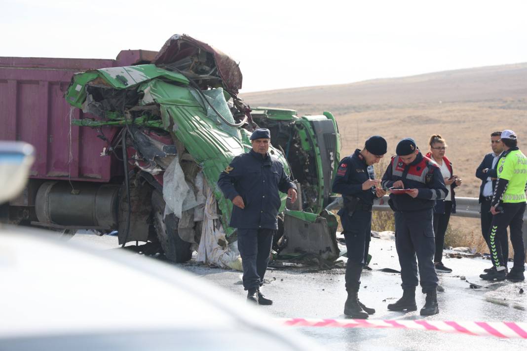 Konya'daki kazada hayatını kaybeden kişilerin kimlikleri belli oldu 5