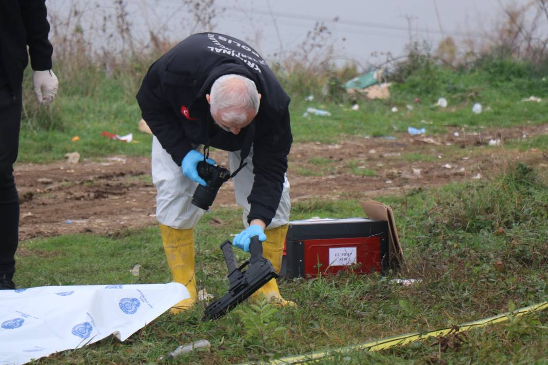 Sakarya'da boş arazide erkek cesedi bulundu! Kimliği belli oldu 1