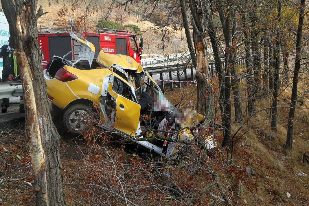 Manisa'da taksi kaza yaptı! Genç mühendis hayatını kaybetti 5