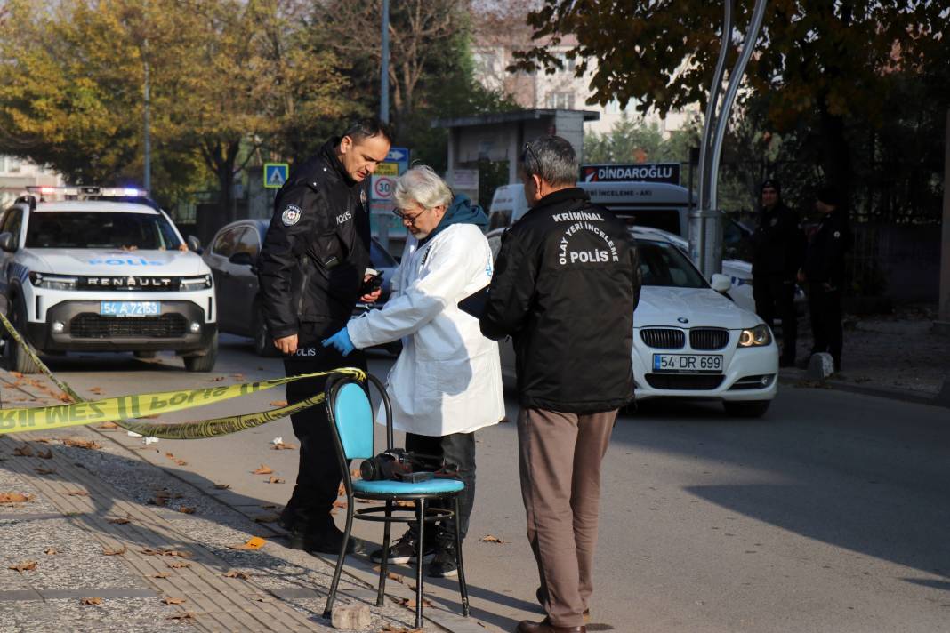 Sakarya'da sokak ortasında kadın cinayeti! Kimliği belli oldu 1