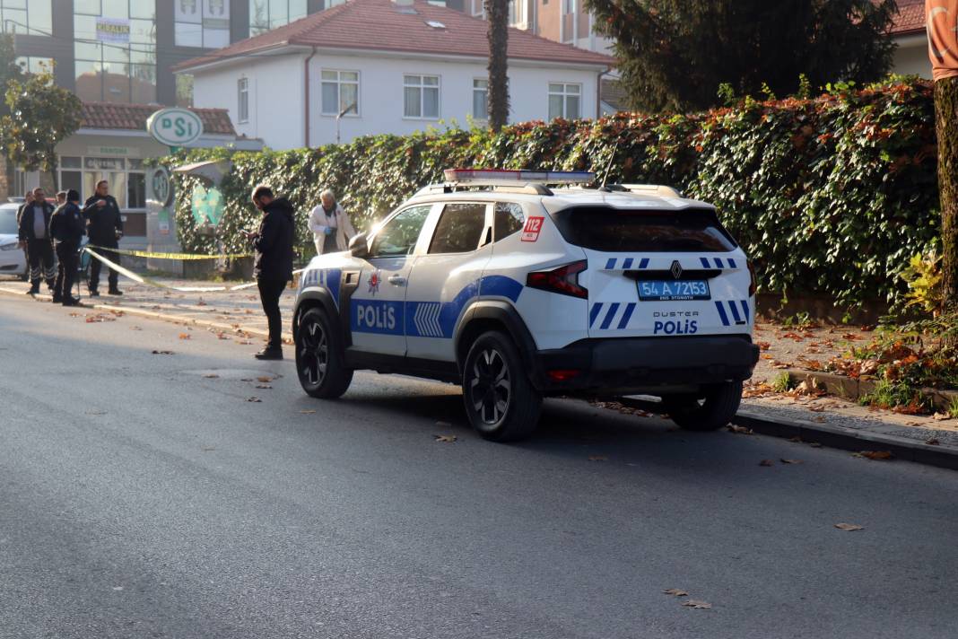 Sakarya'da sokak ortasında kadın cinayeti! Kimliği belli oldu 5